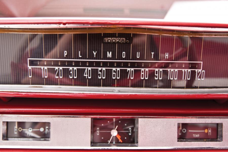  Plymouth Fury Convertible 1960 года  (фото 8 из 51)